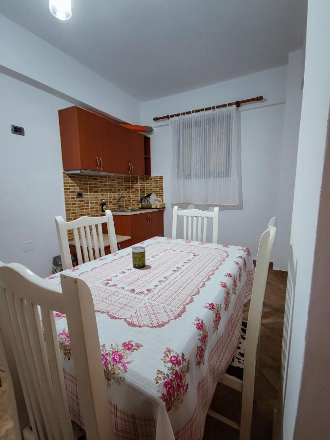 El Rio Apartments Саранда Екстер'єр фото
