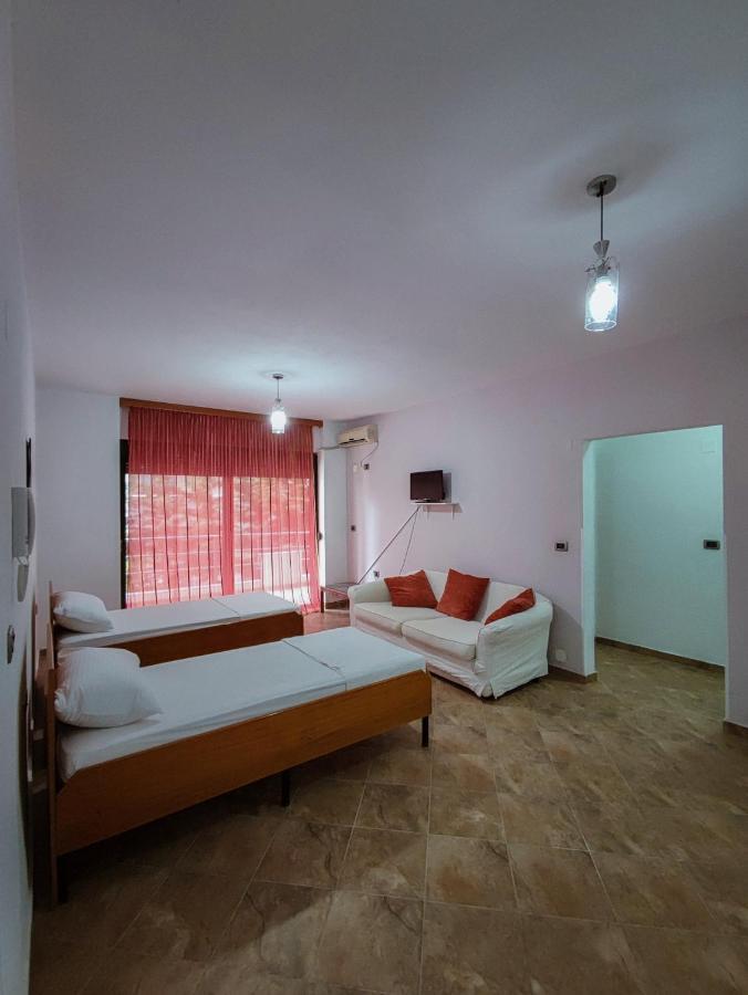 El Rio Apartments Саранда Екстер'єр фото