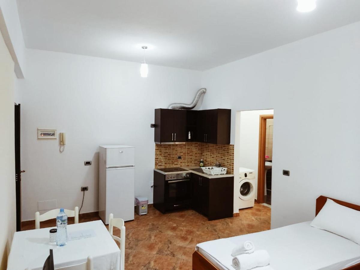 El Rio Apartments Саранда Екстер'єр фото